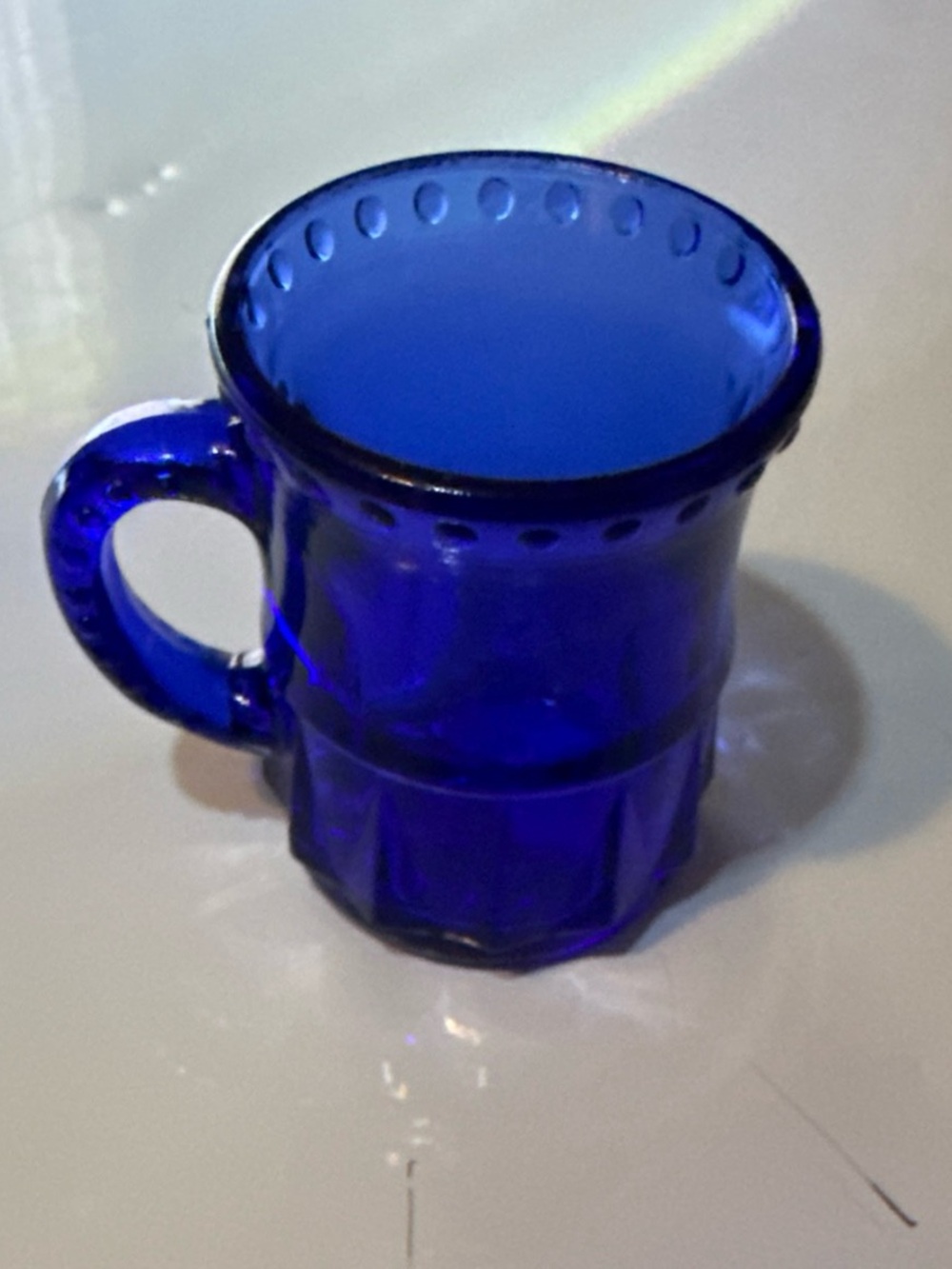 VINTAGE COBALT BLUE GLASS CHICKEN SHAPED EGG CUP FRANCE